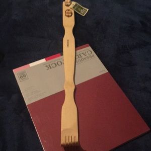 Back scratcher-massager